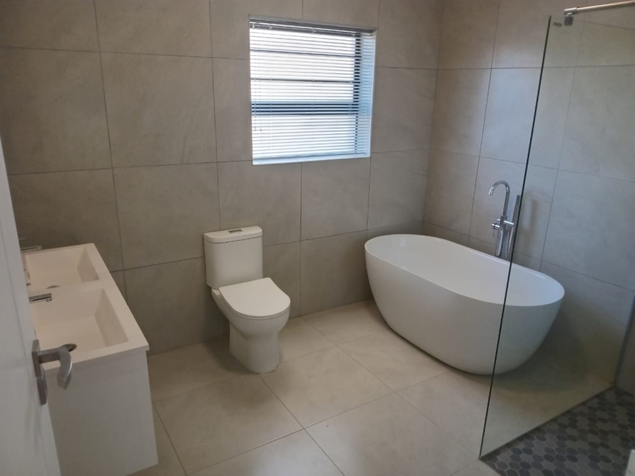 4 Bedroom Property for Sale in Despatch Central Eastern Cape